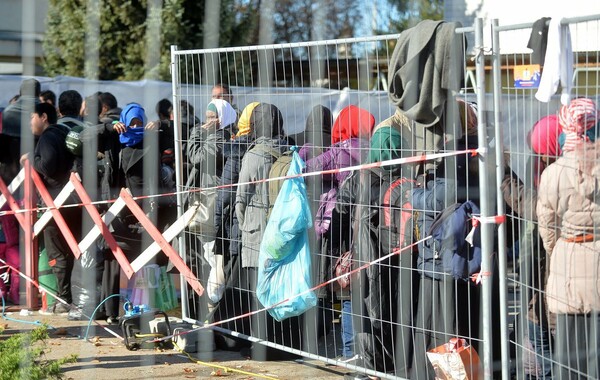 Αυστρία: Κλείσιμο και της «Μεσογειακής Οδού» για τους πρόσφυγες επιθυμεί ο υπουργός Εσωτερικών