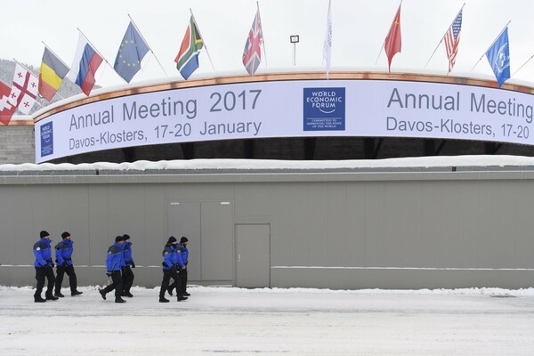 Νταβός: H μικρή πόλη της Ελβετίας που συγκεντρώνει όλη την παγκόσμια ελίτ των ισχυρών