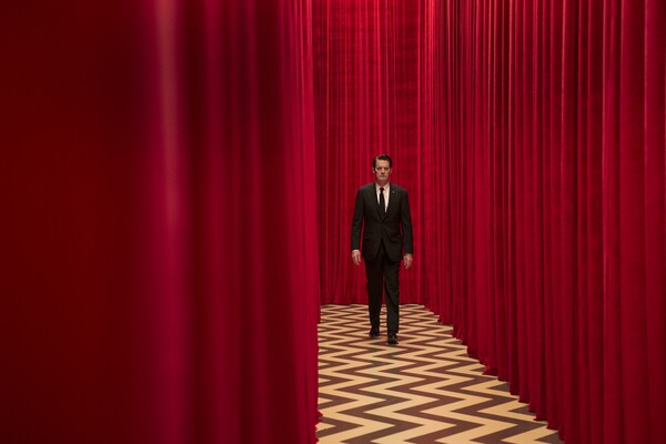 Τwin peaks: It is happening again!