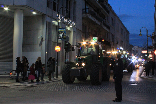 Κέρκυρα: Συμβολικός αποκλεισμός και πορεία από τους αγρότες