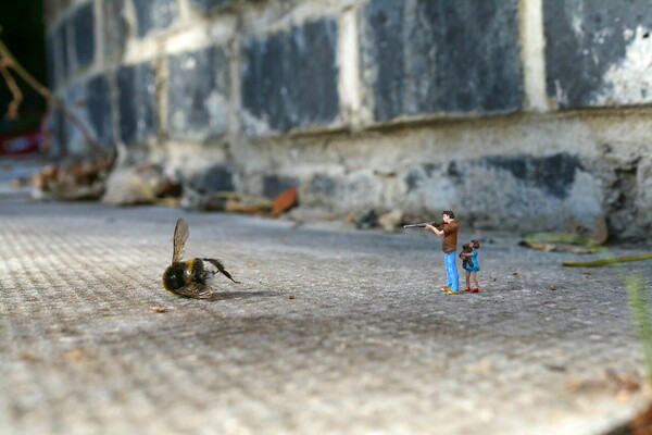 Slinkachu: «Ο εχθρός της street art είναι οι ίδιοι οι καλλιτέχνες»