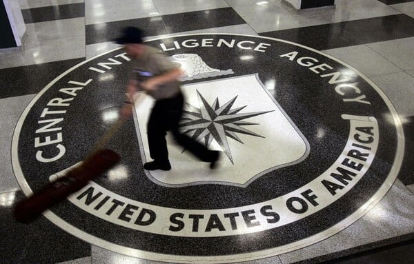 CIA-WikiLeaks: Ενόχληση, φόβοι και ερωτηματικά από τη μεγαλύτερη διαρροή δεδομένων στην ιστορία της CIA