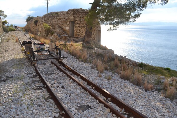 Railbiking: ποδηλασία πάνω στις ράγες του τρένου στα πιο φανταστικά μέρη της Ελλάδας