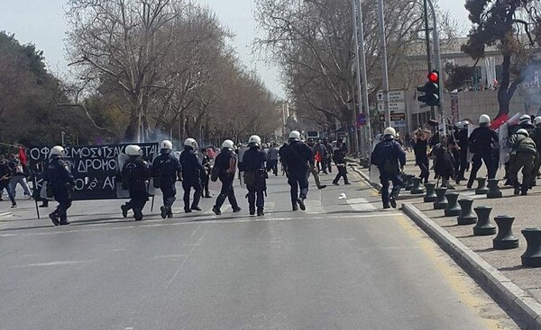 Τρεις συλλήψεις για τα επεισόδια στην παραλιακή λεωφόρο Θεσσαλονίκης