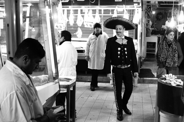 Mariachi in transit