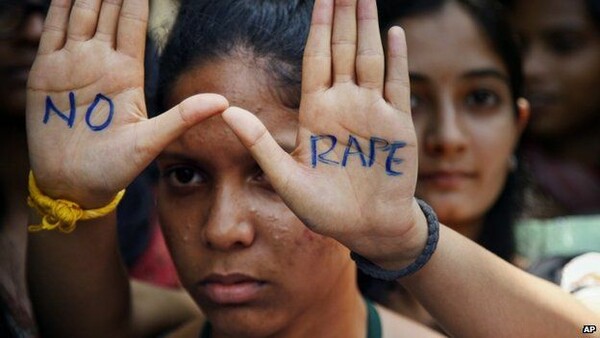 Iνδία: 12χρονη με διανοητικά προβλήματα βιάστηκε από τον διευθυντή σχολείου και τρεις καθηγητές