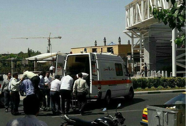 Ιράν: Ανατινάχτηκε και άνδρας καμικάζι μέσα στο Κοινοβούλιο