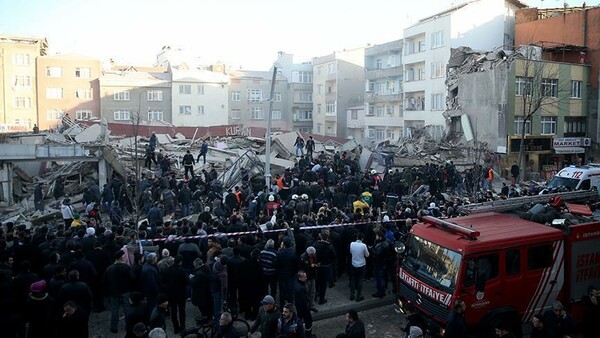 Τουρκία: Κατέρρευσε εγκαταλελειμμένο κτίριο στην Κωνσταντινούπολη- Τουλάχιστον 2 νεκροί, αρκετοί τραυματίες