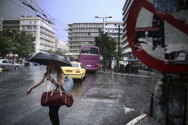 Καιρός με καταιγίδες αλλά και χιόνια