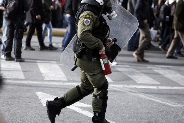 Επίθεση σε διμοιρία των ΜΑΤ, στην Κυψέλη