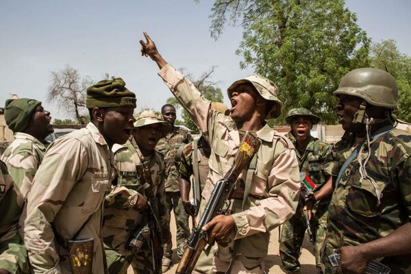 Νιγηρία: Οκτώ άμαχοι και πέντε στρατιώτες σκοτώθηκαν σε νέες επιθέσεις της Μπόκο Χαράμ