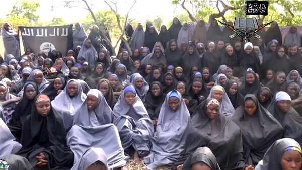 Νιγηρία: Απελευθερώθηκαν 82 μαθήτριες που είχαν απαχθεί από τη Μπόκο Χαράμ