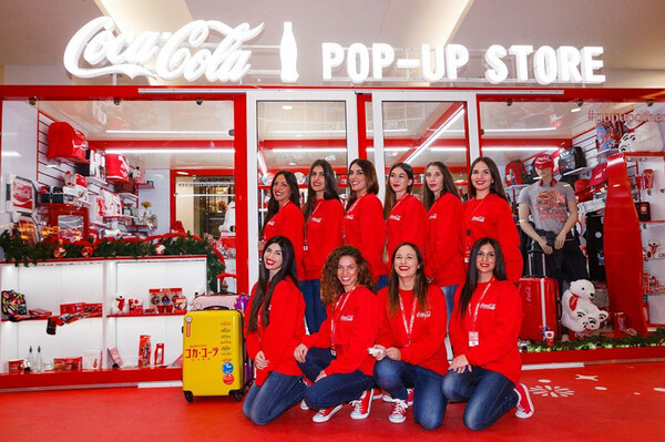 Coca-Cola Pop-Up Store: Νο1 προορισμός και αυτά τα Χριστούγεννα!