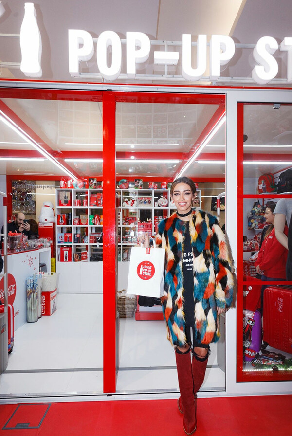 Coca-Cola Pop-Up Store: Νο1 προορισμός και αυτά τα Χριστούγεννα!