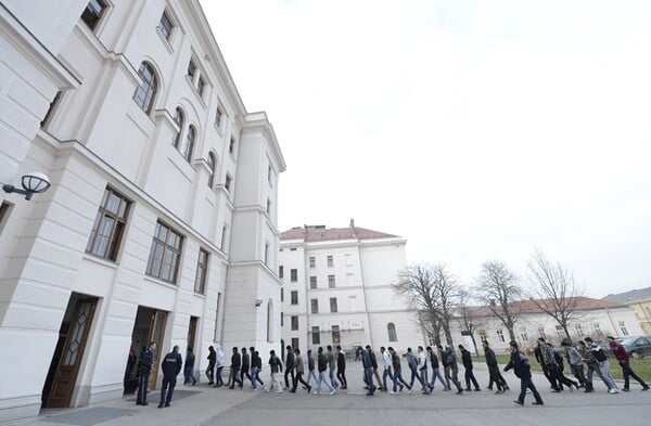 Αυστρία: Μειώθηκε σημαντικά ο αριθμός των αιτήσεων για χορήγηση ασύλου