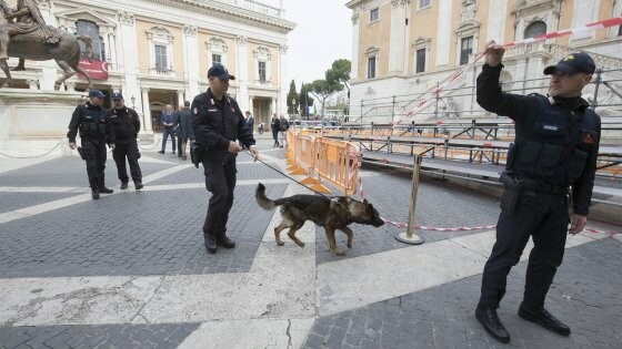 Iταλία: Οι αρχηγοί των κρατών της Ε.Ε. προσέρχονται στο Καπιτώλιο, υπό πρωτοφανή μέτρα ασφαλείας (φωτό)