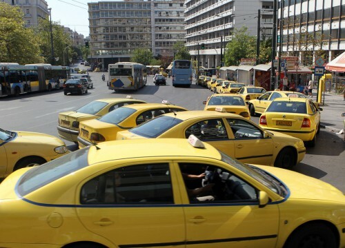 Σε 3 υπόπτους ρίχνει το βάρος της έρευνας η ΕΛ.ΑΣ. για τη δολοφονία του οδηγού ταξί