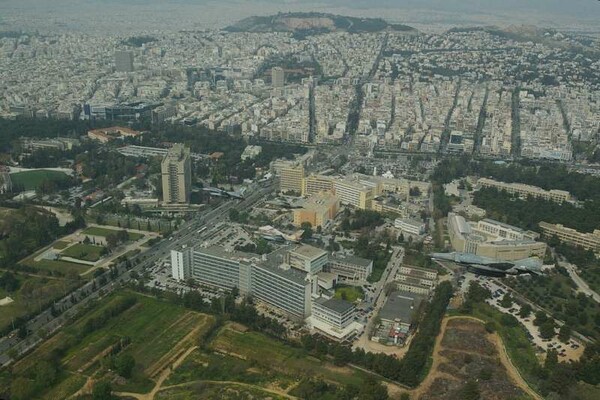 Oι φωτογραφίες της Αθήνας από τα μαχητικά που έκαναν χαμηλές πτήσεις