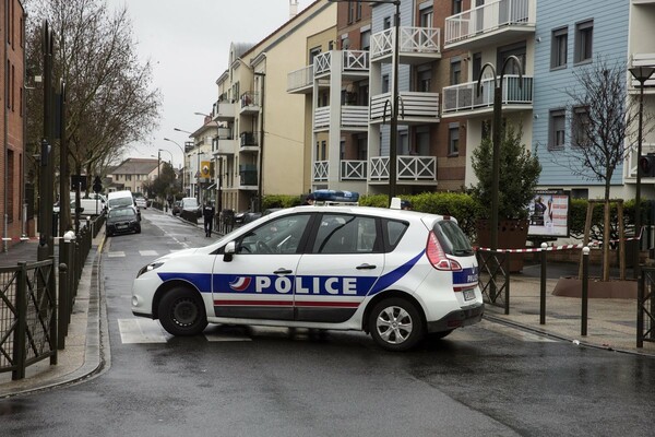 Παρίσι: Έκρηξη έξω από κτίριο της ιορδανικής στρατιωτικής αποστολής