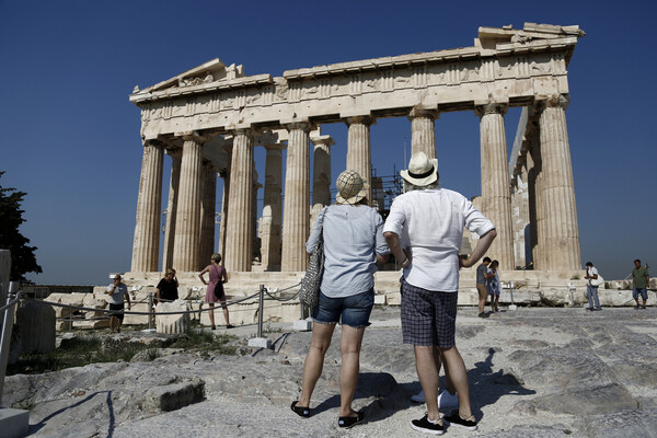 FAZ: Η Ελλάδα νικήτρια της χρονιάς στον τουρισμό