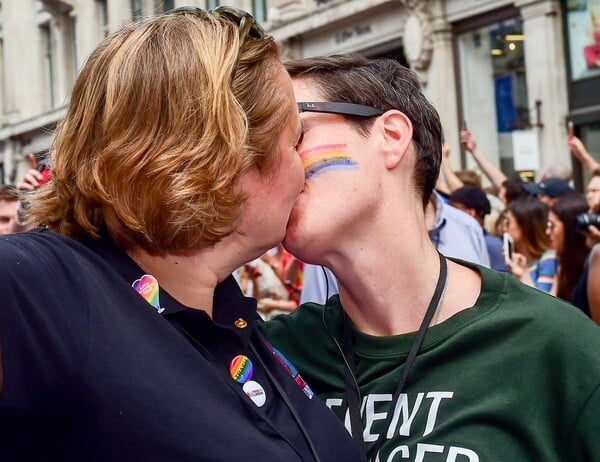 London Pride: Φωτογραφίες από την μεγάλη παρέλαση Υπερηφάνειας του Λονδίνου