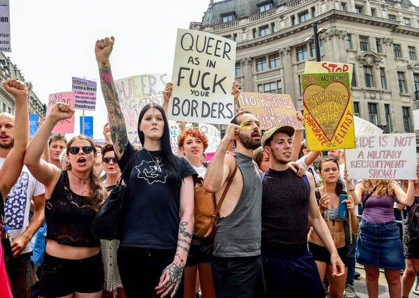 London Pride: Φωτογραφίες από την μεγάλη παρέλαση Υπερηφάνειας του Λονδίνου