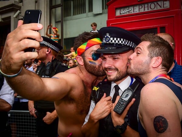 London Pride: Φωτογραφίες από την μεγάλη παρέλαση Υπερηφάνειας του Λονδίνου