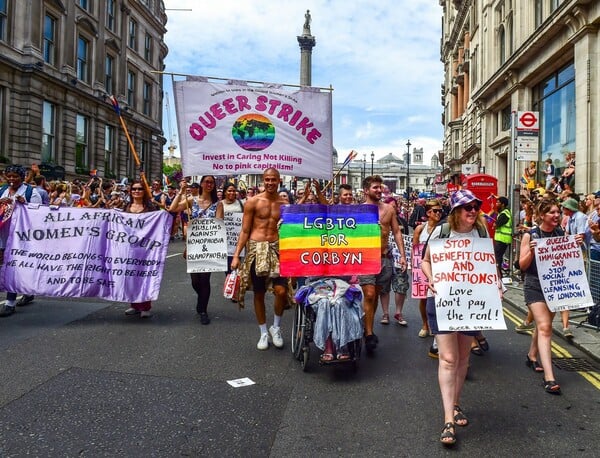 London Pride: Φωτογραφίες από την μεγάλη παρέλαση Υπερηφάνειας του Λονδίνου