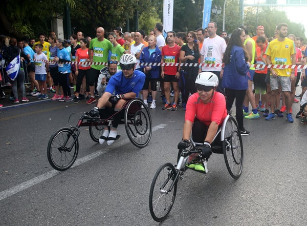 Η Αθήνα τρέχει - Φωτογραφίες από τον 35ο Αυθεντικό Μαραθώνιο