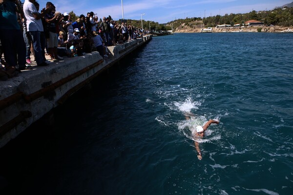 Έλληνες και διεθνείς αθλητές στον σημερινό Διάπλου της Διώρυγας Κορίνθου