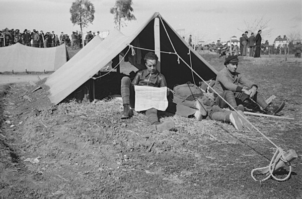 Perez de Rosas. Φωτογραφικό χρονικό της Βαρκελώνης (1931-1954).