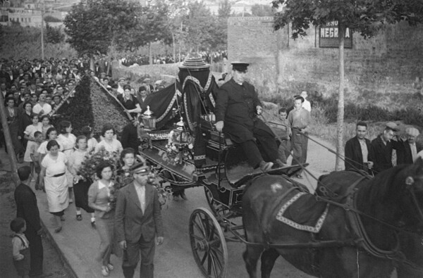 Perez de Rosas. Φωτογραφικό χρονικό της Βαρκελώνης (1931-1954).