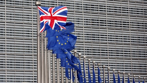 Ξεκινά σήμερα ο δεύτερος γύρος των διαπραγματεύσεων με τη Βρετανία για το Brexit