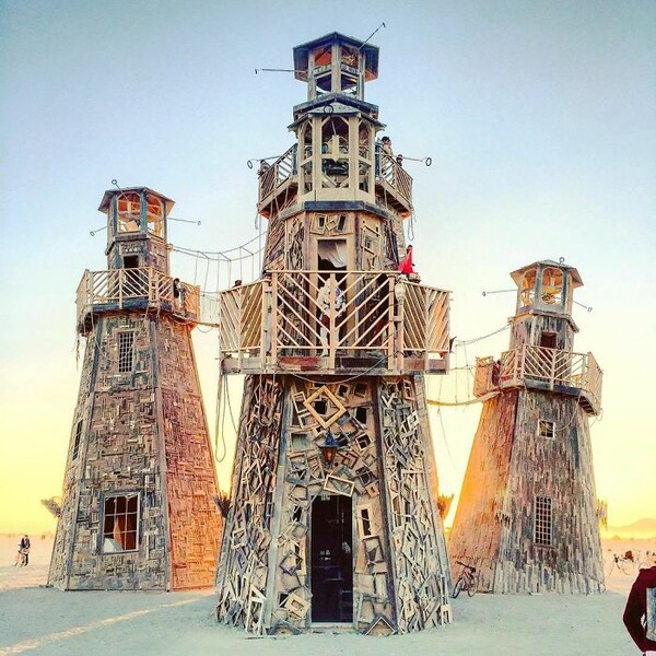 Burning Man 2017 - 60 φωτογραφίες από την δυστοπική μητρόπολη στην έρημο Νεβάδα