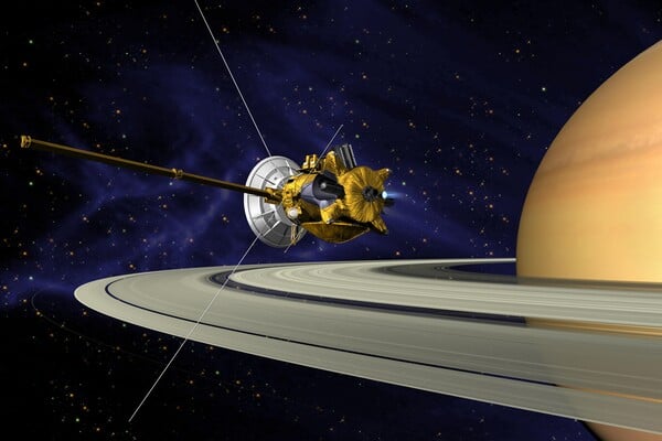 Έφτασε το τέλος για σκάφος Cassini: "Αυτοκτονεί" σήμερα το μεσημέρι στον Κρόνο αλλά και πάλι θα είναι χρήσιμο