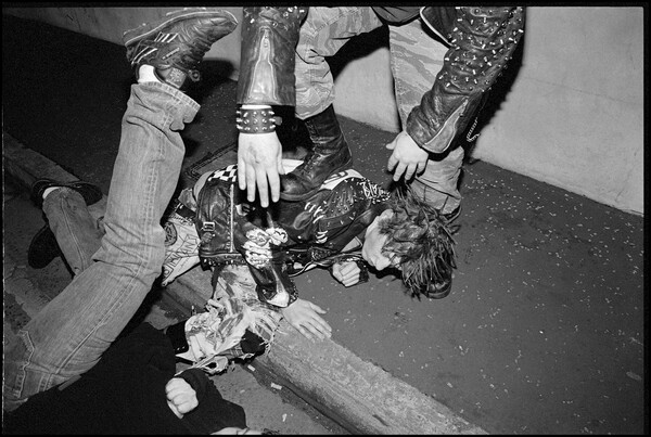 Belfast Punk: Ο Ricky Adam παρουσιάζει στο LIFO.gr το νέο του βιβλίο- βόμβα