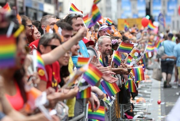 London Pride: Φωτογραφίες από την μεγάλη παρέλαση Υπερηφάνειας του Λονδίνου