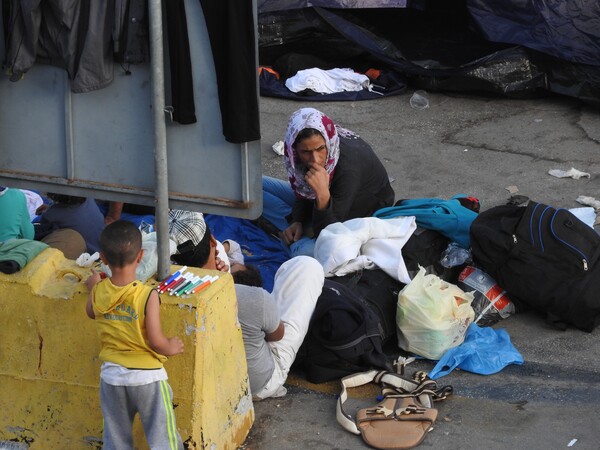 Άλλοι 230 πρόσφυγες και μετανάστες από ευάλωτες ομάδες ταξιδεύουν απόψε από Χίο για Πειραιά