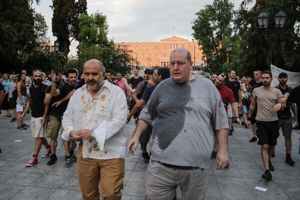 H συγκέντρωση αλληλεγγύης για την κρατούμενη Ηριάννα Β. Λ στο Σύνταγμα - ΦΩΤΟΓΡΑΦΙΕΣ