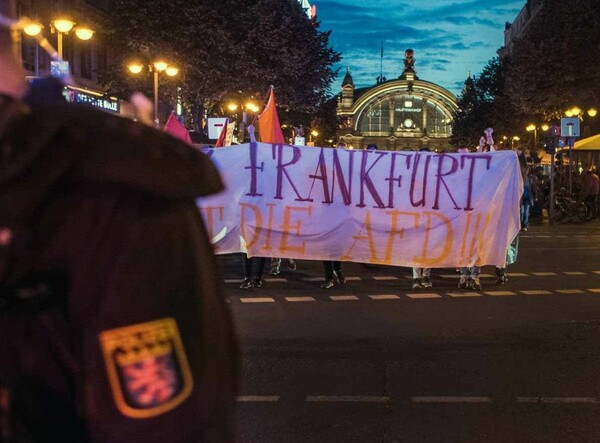 Επεισόδια ξέσπασαν στη Διεθνή Έκθεση Βιβλίου της Φρανκφούρτης λόγω της παρουσίας στελεχών της ακροδεξιάς