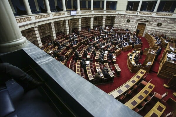 Βουλή: Σε εξέλιξη η συζήτηση για τον Προϋπολογισμό