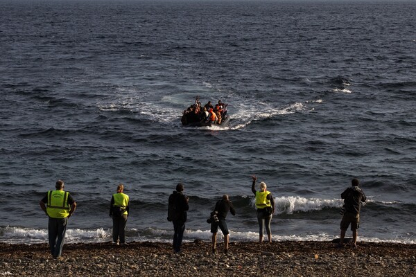 Πολιτικό άσυλο ζητούν 33 Τούρκοι που αποβιβάστηκαν στις Οινούσσες