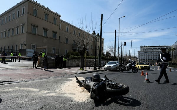 Τροχαίο στη Βουλή: Η οικογένεια του 23χρονου Ιάσονα ψάχνει αυτόπτες μάρτυρες