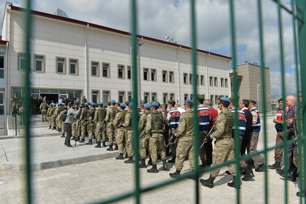 Τουρκία: Ισόβια σε 64 στρατιωτικούς για ανάμειξη στην απόπειρα πραξικοπήματος του 2016