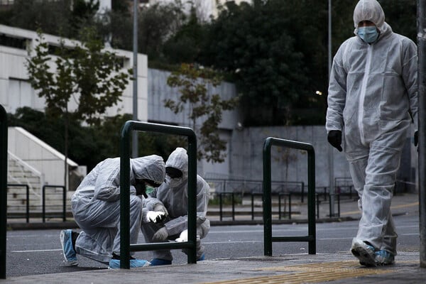 Φωτογραφίες από το Εφετείο μετά τη βόμβα - Αποκλεισμένη όλη η περιοχή