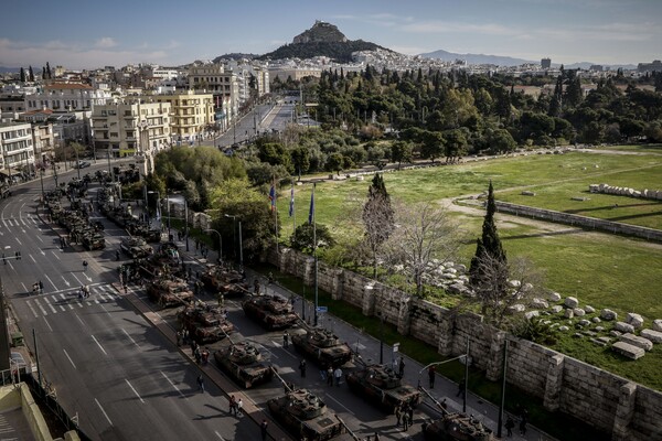 Η στρατιωτική παρέλαση της Αθήνας για την 25η Μαρτίου - ΦΩΤΟΓΡΑΦΙΕΣ