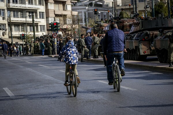 Η στρατιωτική παρέλαση της Αθήνας για την 25η Μαρτίου - ΦΩΤΟΓΡΑΦΙΕΣ