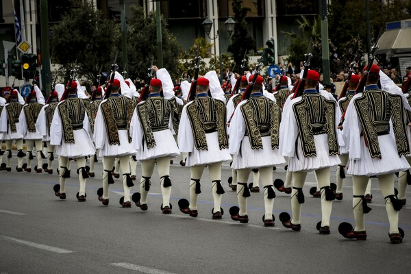 Η στρατιωτική παρέλαση της Αθήνας για την 25η Μαρτίου - ΦΩΤΟΓΡΑΦΙΕΣ