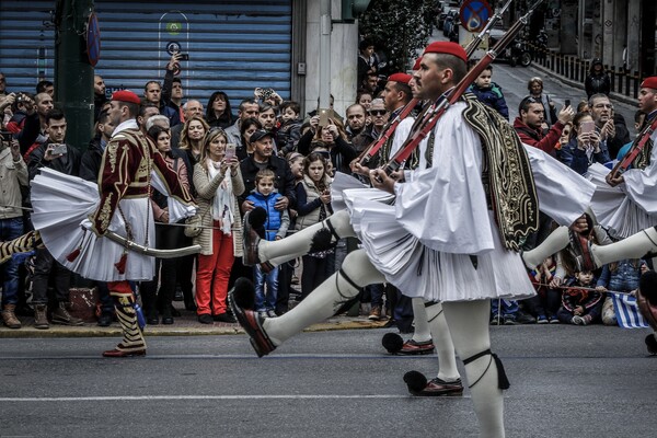 Η στρατιωτική παρέλαση της Αθήνας για την 25η Μαρτίου - ΦΩΤΟΓΡΑΦΙΕΣ