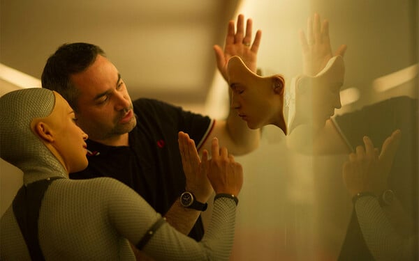 Alex Garland: Η «φωνή» της Generation X που εντυπωσίασε με το «Ex Machina»